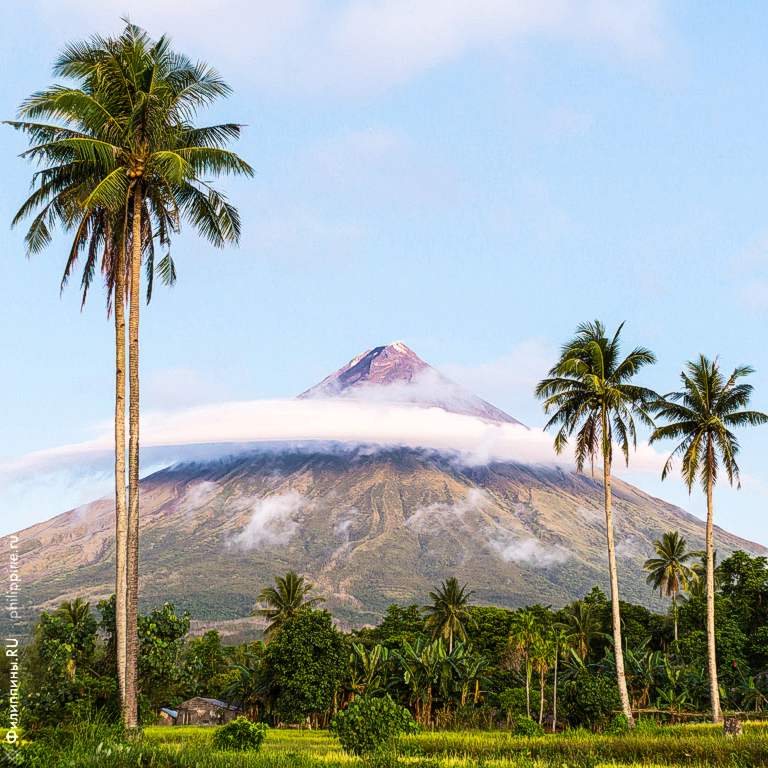 Вулкан Майон на юго-западе филиппинского острова Лусон